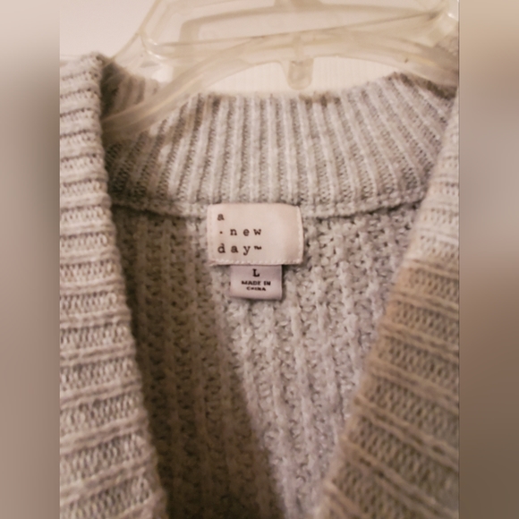 A New Day Puff Sleeve Crewneck Gray Pullover Sweater NWT - Picture 3 of 4
